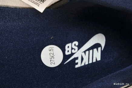 1 Midnight Jordan Navy Low SB 1009
